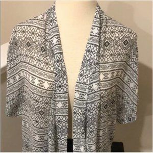 EUC Ann Taylor Loft Womens short sleeve shawl, aztec design, 100% polyes…